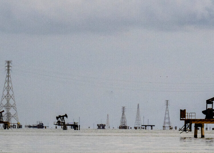 Chevron Expansion in Venezuela Extends U.S. Influence Over Oil Riches