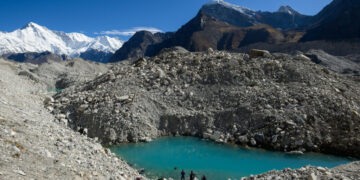 Dirty Ice Could Be Fueling Himalayan Disasters