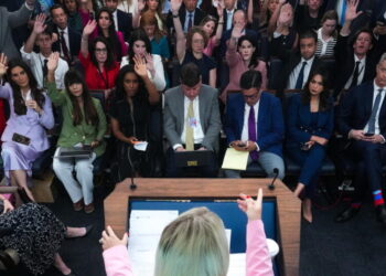 Journalism’s ethics code gets an AI-era rewrite as trust in media craters