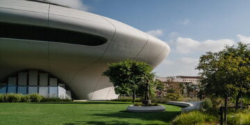 Fresh or infuriating? Lucas Museum of Narrative Art defiantly breaks the rules