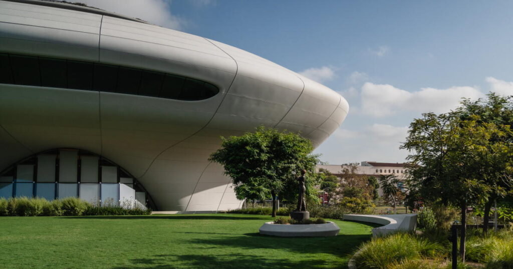 Fresh or infuriating? Lucas Museum of Narrative Art defiantly breaks the rules