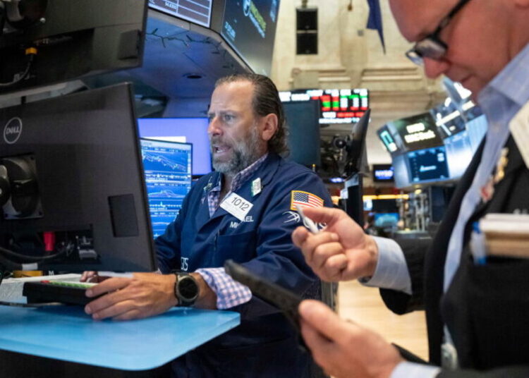 Wall Street rises as tech stocks climb and oil prices, bond yields hold relatively steady