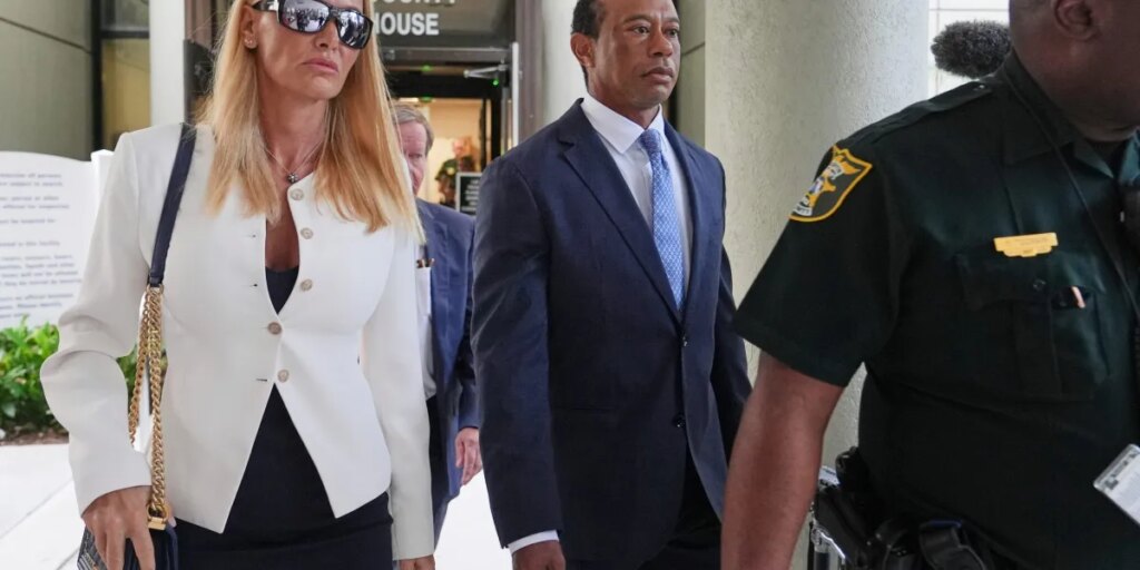 Tiger Woods pleads no-contest to a reckless driving charge and loses his driver’s license for five years
