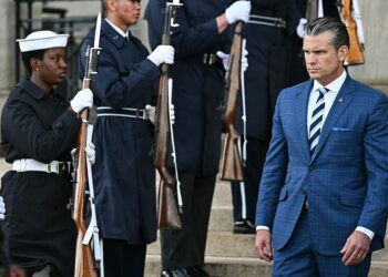 Republican Senator Calls On Trump to Replace Defense Secretary Pete Hegseth