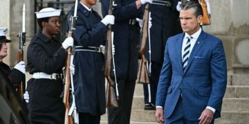 Republican Senator Calls On Trump to Replace Defense Secretary Pete Hegseth