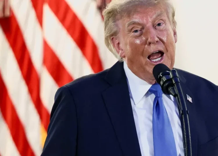 ‘Lunatic’: Trump’s ‘obese friend’ rant at White House backfires instantly