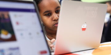 LAUSD adopts moratorium on student AI use, another big move to limit classroom computer use
