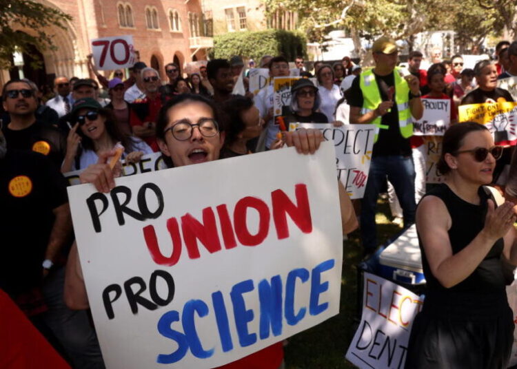 USC faculty rally in support of unionizing with new, high-placed city allies