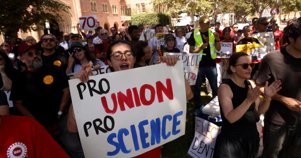 USC faculty rally in support of unionizing with new, high-placed city allies