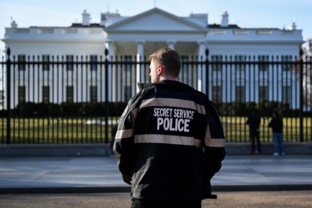Secret Service is getting the fortified White House that past presidents resisted