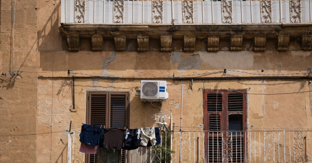 Many Italians Long Resisted Air-Conditioning. Then Europe Got Hotter.