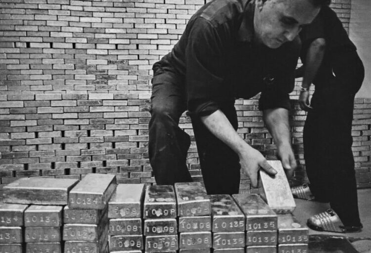 As U.S. Treasury intervened in the bond market, the Netherlands rushed 86 tons of gold out of America because of ‘geopolitical unrest’
