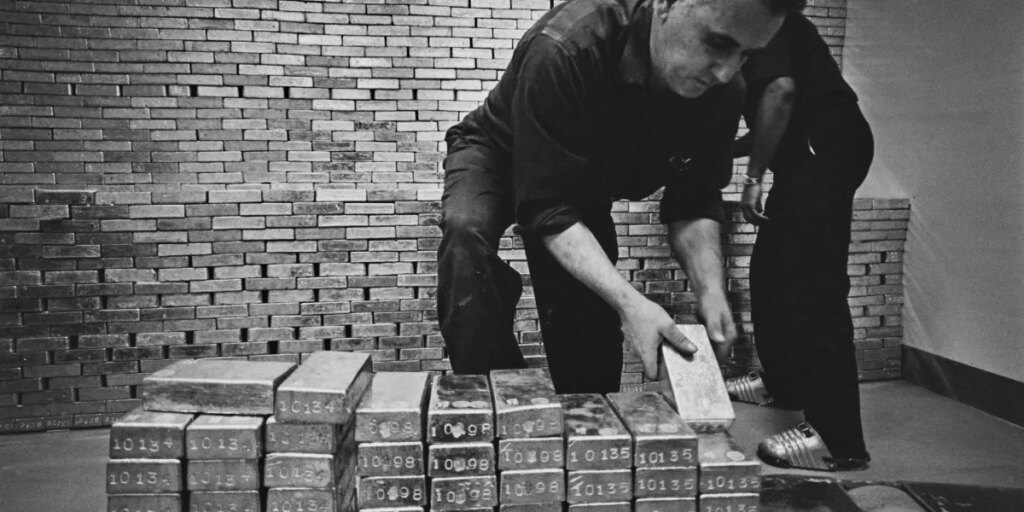 As U.S. Treasury intervened in the bond market, the Netherlands rushed 86 tons of gold out of America because of ‘geopolitical unrest’