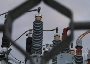 AI wants electricity now. The electric grid needs years to catch up