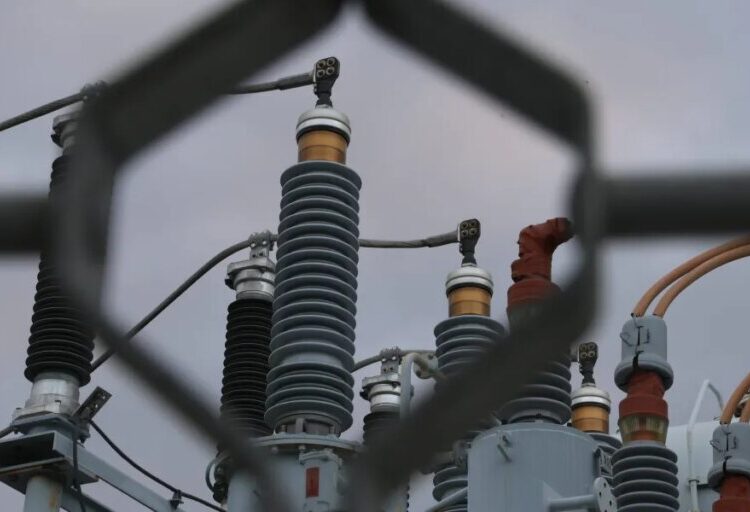 AI wants electricity now. The electric grid needs years to catch up