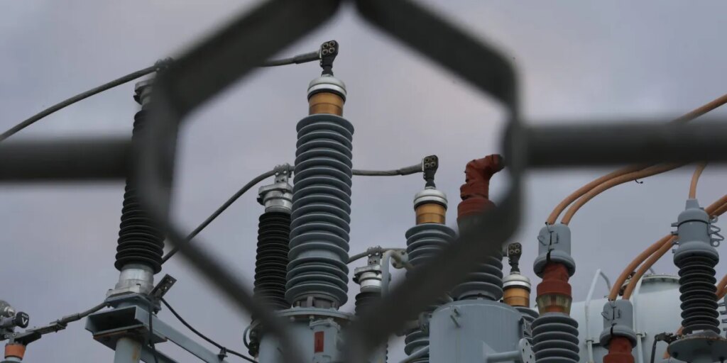 AI wants electricity now. The electric grid needs years to catch up