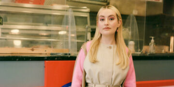 Amelia Dimoldenberg Closes ‘Chicken Shop Date’