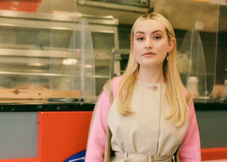 Amelia Dimoldenberg Closes ‘Chicken Shop Date’