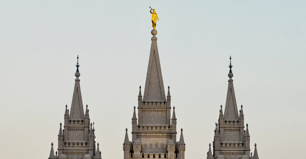 In Utah, a Long-Shrouded Temple Flings Open Its Doors