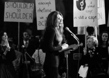 Hillary Clinton, Lena Dunham and Others Celebrate Gloria Steinem
