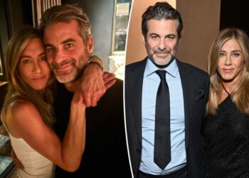 Jennifer Aniston’s close circle ‘not sold’ on ‘opportunist’ boyfriend Jim Curtis: sources
