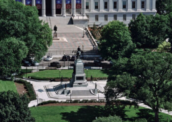 Proposal for White House Visitor Screening Center Advances