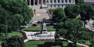 Proposal for White House Visitor Screening Center Advances
