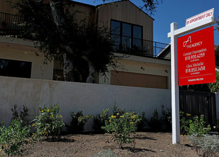 Mortgage Rates Climb to Highest Level Since July 2025