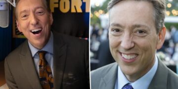 Photos show ‘Wheel of Fortune’ announcer Jim Thornton in alleged pedophilia chatroom for nearly an hour on plane