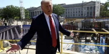 Trump-ballroom snub haunts Obama alum decade later: ‘I have no excuse’