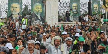 Yemen’s Houthis Push Toward Red Sea Strait as Ground Fighting Escalates