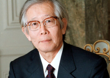 Hideki Shirakawa, Who Helped Turn a Lab Error Into a Nobel, Dies at 90