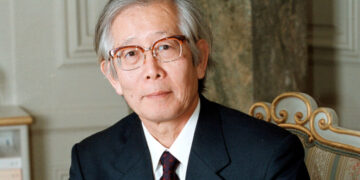 Hideki Shirakawa, Who Helped Turn a Lab Error Into a Nobel, Dies at 90