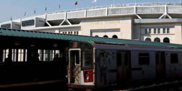 M.T.A. Worker Struck and Killed While Working on the Subway Tracks