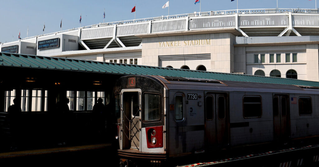 M.T.A. Worker Struck and Killed While Working on the Subway Tracks