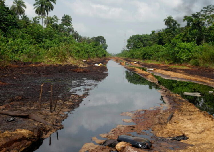 Dozens die in Nigeria oil theft attempt after inhaling toxic fumes