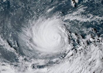 Hurricane Lowell Is Following a Familiar Path Near Hawaii