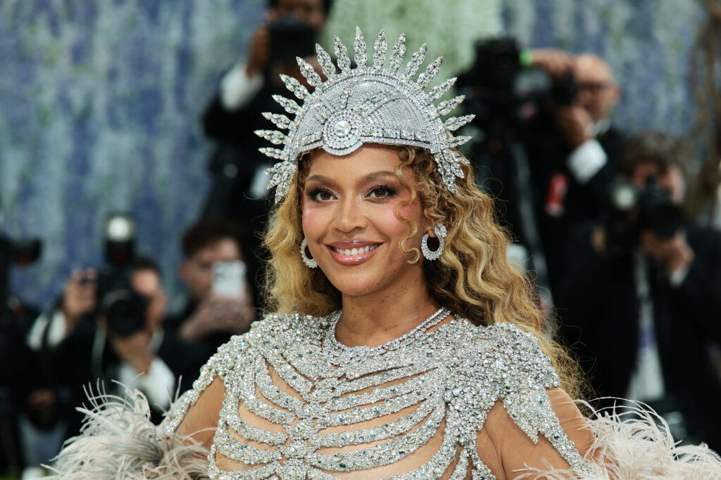 Beyoncé drops anniversary ‘B’Day’ album on her birthday, featuring Selena