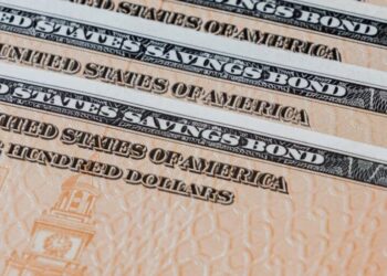 Top sovereign wealth fund may dump $80 billion in Treasury bonds — and load up on other types of U.S. debt with more risk