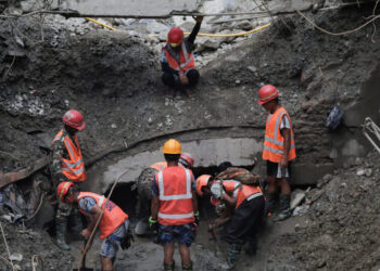 9 Days After Flood, Two Men Are Pulled Alive From Mud-Filled Tunnels in Nepal