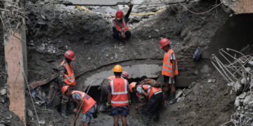 9 Days After Flood, Two Men Are Pulled Alive From Mud-Filled Tunnels in Nepal