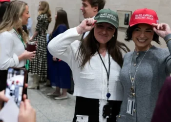 ‘We’re barely hanging on’: Trump coalition wails as 2028 GOP hopefuls leave it out to dry