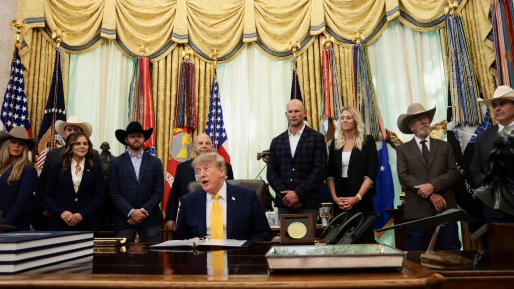 Blundering Trump smacked with swift reminder as Oval Office gaffe called out as illegal