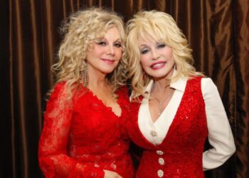 Dolly Parton’s Sister Says ‘Fake AI Garbage’ Has Been Challenging to Ignore After the Singer’s Death