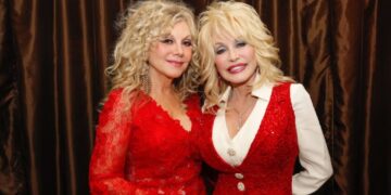 Dolly Parton’s Sister Says ‘Fake AI Garbage’ Has Been Challenging to Ignore After the Singer’s Death