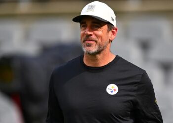 Aaron Rodgers’ retirement plans include time with his ‘pregnant wife’