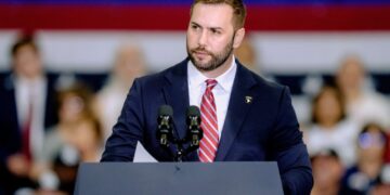 Republican House candidates tone down Trump on their campaign websites