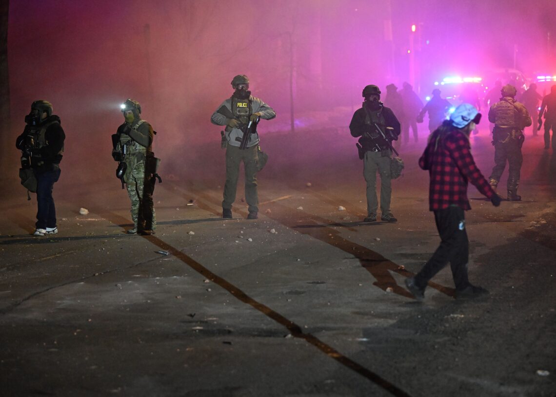 ICE agent charged with lying about Minneapolis shooting released on bail