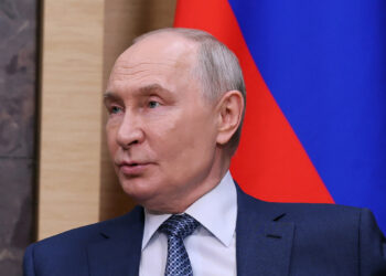 After CIA director visit to Moscow, Putin pushes harder for military win
