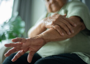 The surprising connection between age-related muscle loss and infection risk